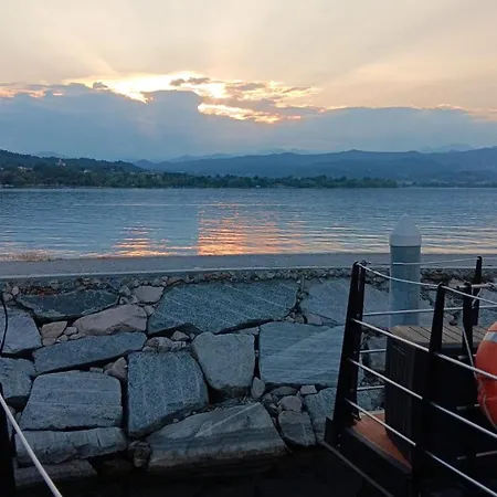 Laguna Houseboat 보트호텔 로마